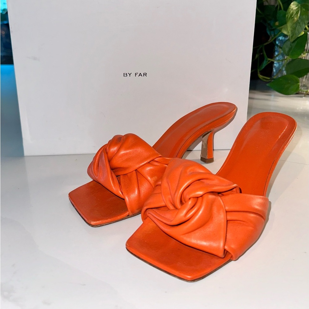 BY FAR ORANGE LANA HEELED SANDALS